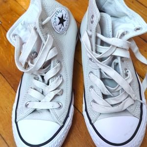 Converse beige brand new worn once size4 unisex